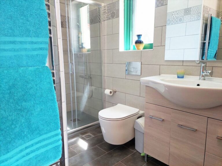 This 4‑bedroom detached villa For Winter Rental - 38