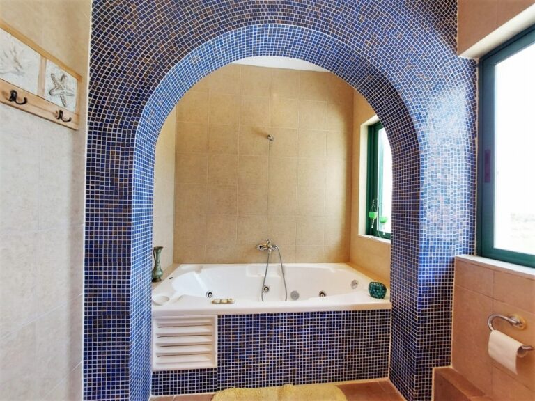 This 4‑bedroom detached villa For Winter Rental - 22
