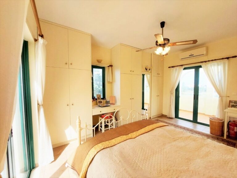 This 4‑bedroom detached villa For Winter Rental - 16
