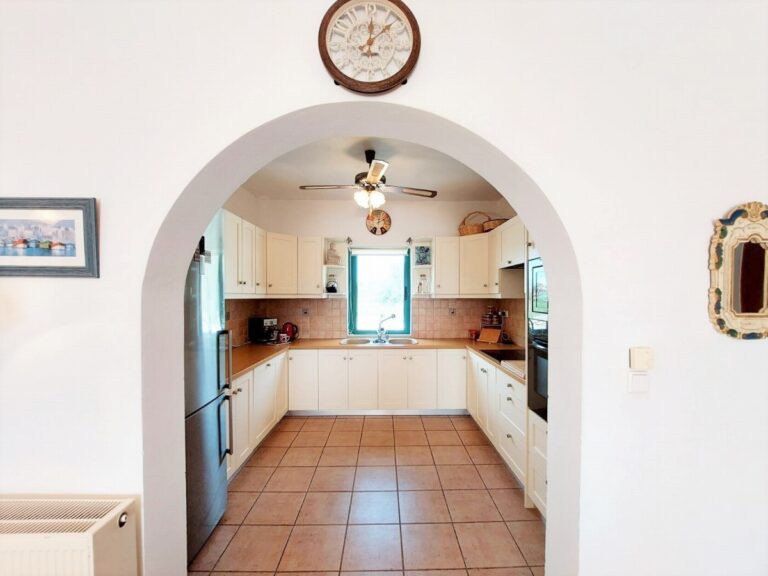 This 4‑bedroom detached villa For Winter Rental - 30