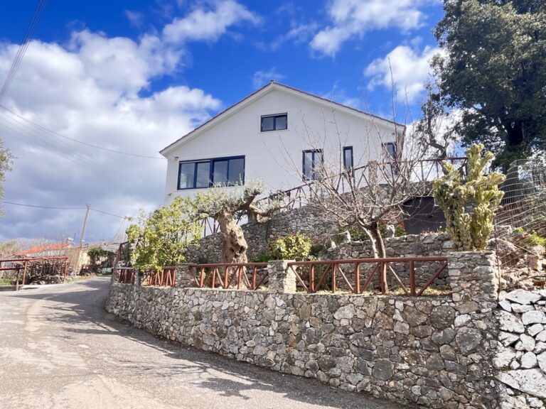 Fully Furnished 2-Bedroom Home with Mezzanine & Panoramic Views in Apokoronas - 22