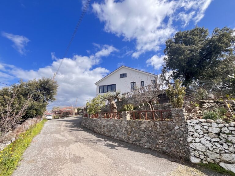 Fully Furnished 2-Bedroom Home with Mezzanine & Panoramic Views in Apokoronas - 12